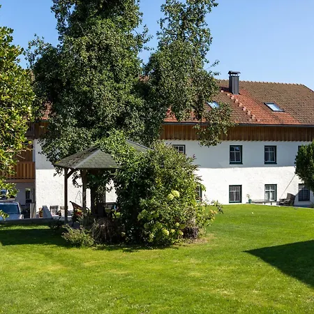 Attersee アパート ヌスドルフ・アム・アターゼー